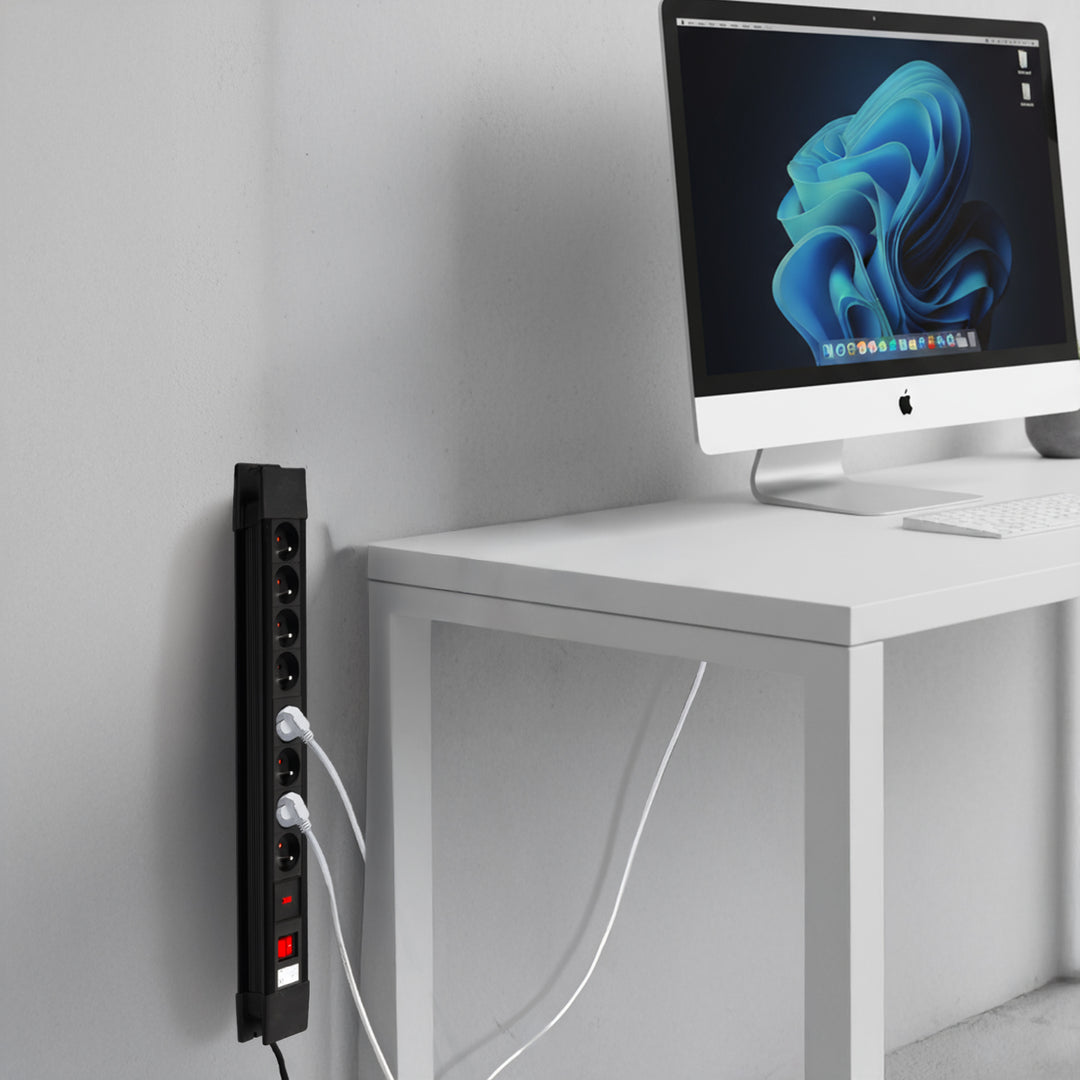 Multiprise avec 8 prises et interrupteur lumineux Maclean MCE11