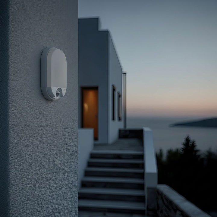 Lampe LED avec détecteur de mouvement infrarouge 1100lm 15W IP54 blanc Maclean MCE340 W