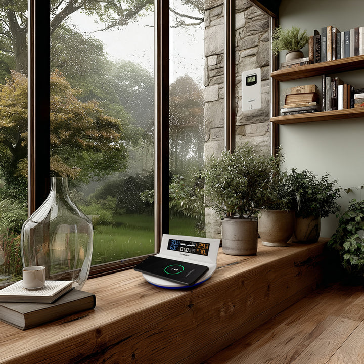 GreenBlue GB213 Station météo sans fil avec chargeur Qi Lumière d'ambiance Base Prévisions météo Calendrier Réveil fonction snooze Capteur externe Intérieur et extérieur Thermomètre Écran couleur