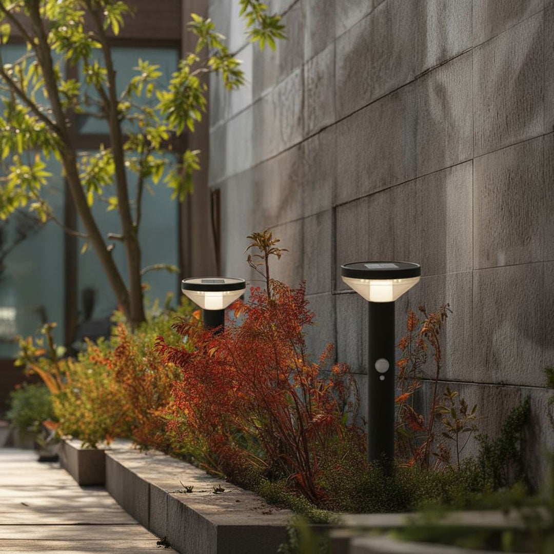 Lampe de jardin solaire LED avec capteur noir IP44 MCE465 B