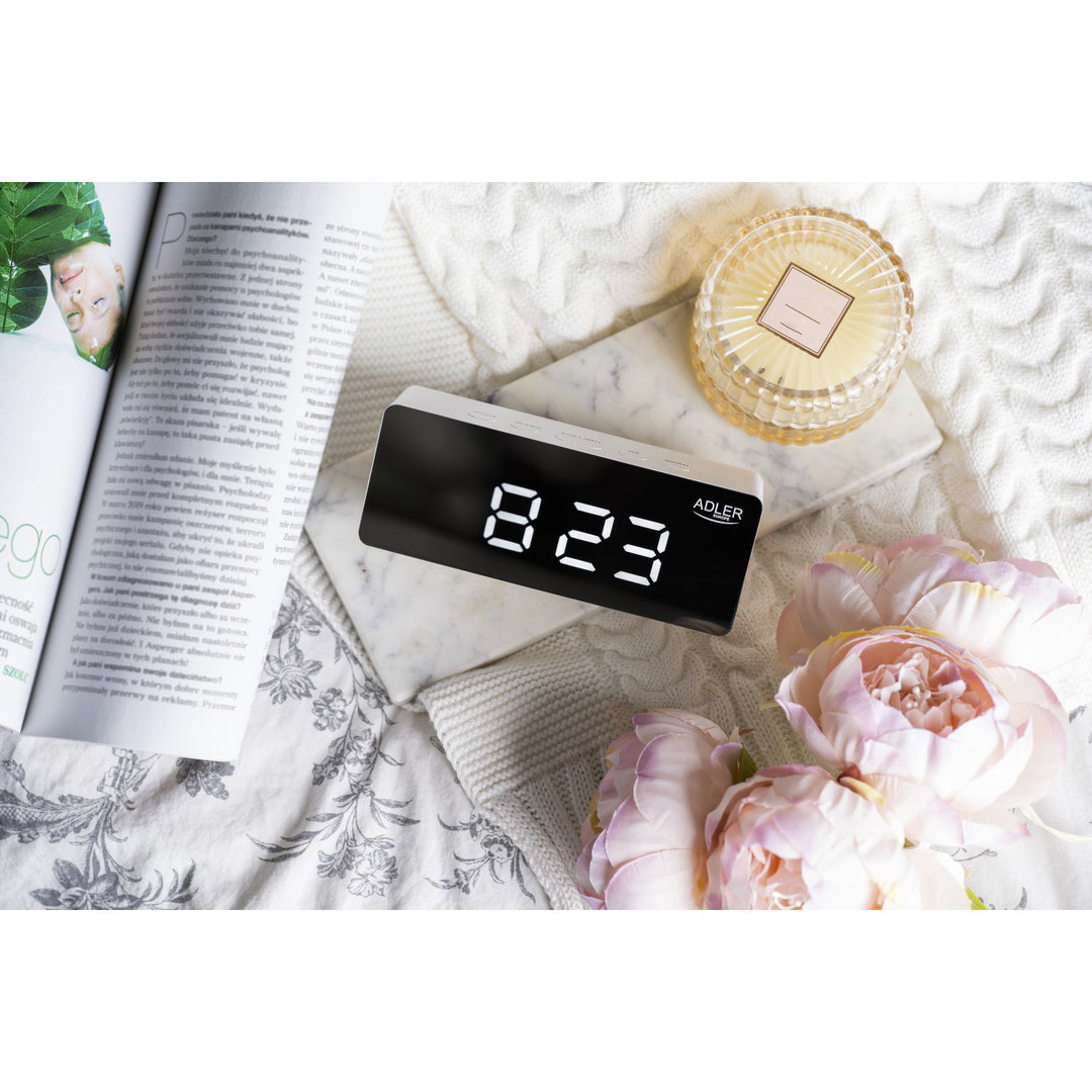 Réveil avec affichage LED et thermomètre Adler AD 1189 W