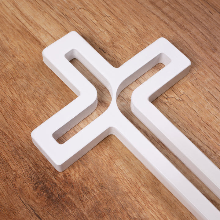 Croix suspendue en bois blanc moderne 30x18x1,8 cm