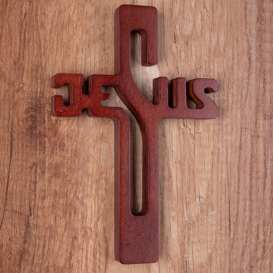 Croix suspendue en bois avec inscription JESUS marron 22x14x1.6cm