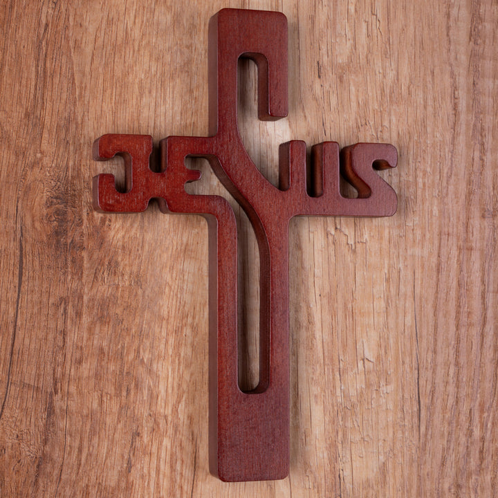 Croix suspendue en bois avec inscription JESUS marron 22x14x1.6cm