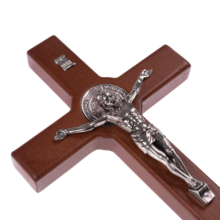 Croix de St Benoît en bois suspendue avec pasque bronze 18x10x1.8cm