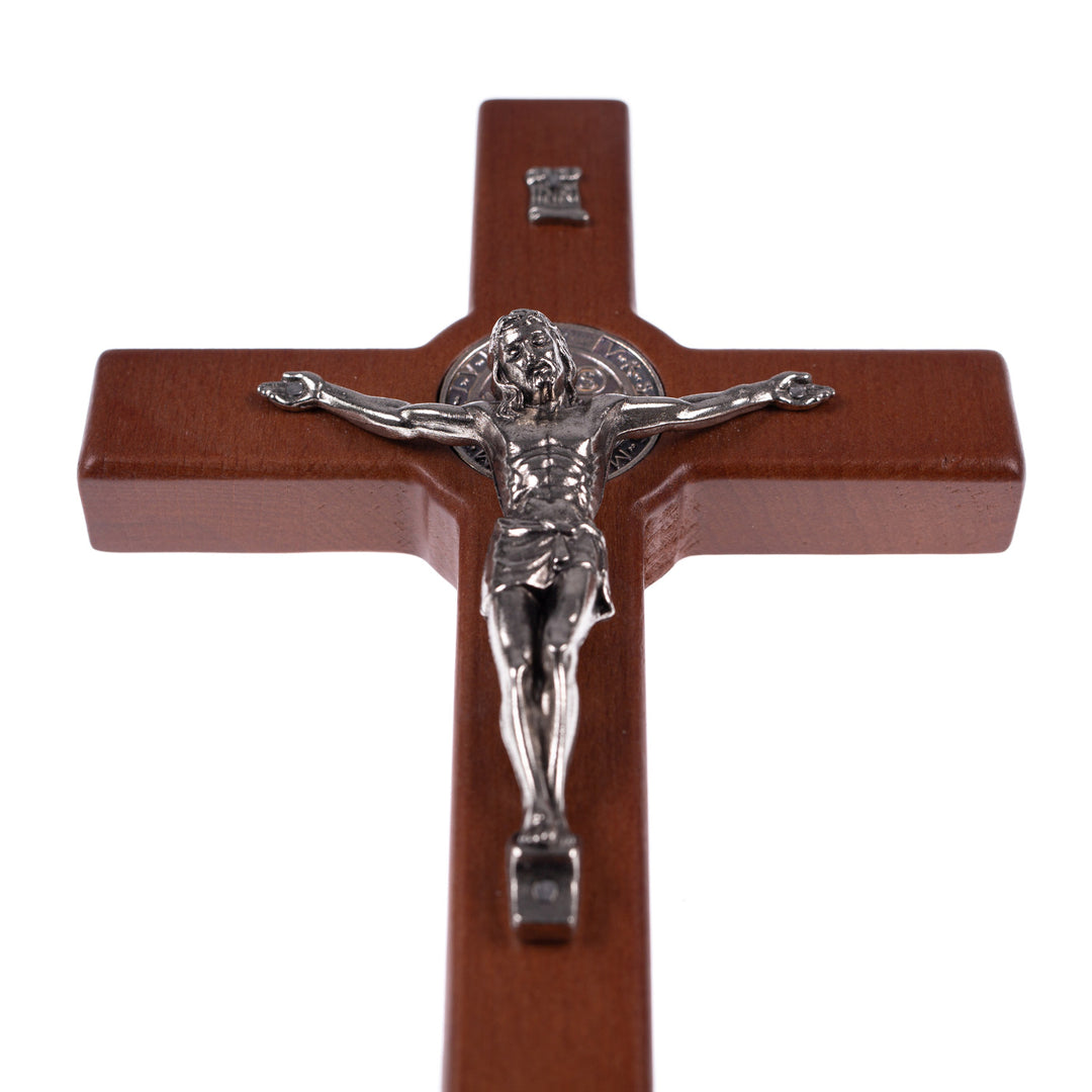 Croix de St Benoît en bois suspendue avec pasque bronze 18x10x1.8cm