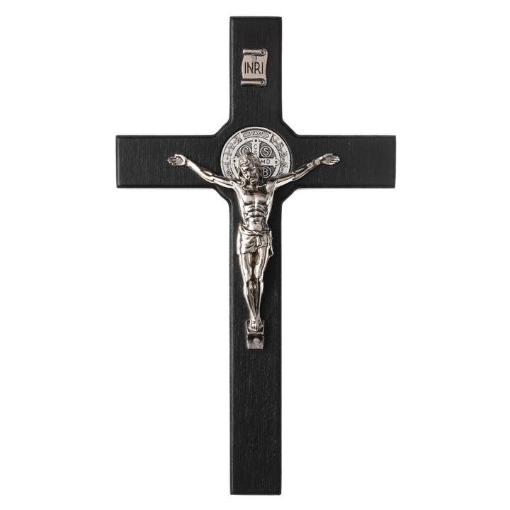 Croix de St Benoît en bois suspendue avec pasque noir 18x10x1.8cm