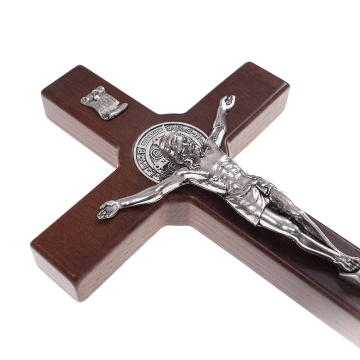 Croix de Saint Benoît en bois suspendue avec pasque bronze 22x12x1.8cm