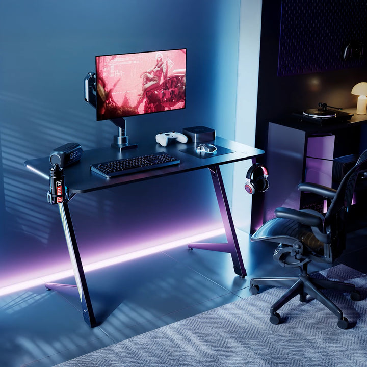 Bureau de jeu NanoRS, noir, avec porte-casque et porte-gobelet, rétro-éclairage RGB, max. 75kg, dimensions 1200x600x750mm, RS102