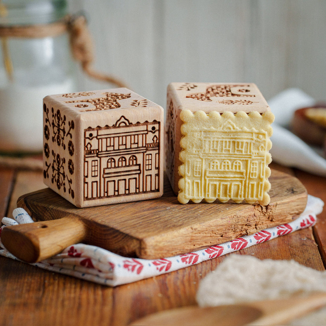 Cube à gâteau gravé Goody Woody, 6 cm, bois de hêtre, 6 motifs, style scandinave