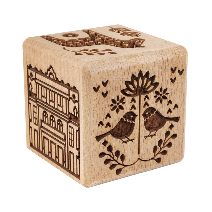 Cube à gâteau gravé Goody Woody, 6 cm, bois de hêtre, 6 motifs, style scandinave