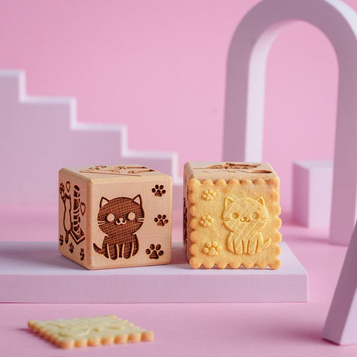 Goody Woody cube à gâteau gravé, 6 cm, bois de hêtre, 6 motifs, chats
