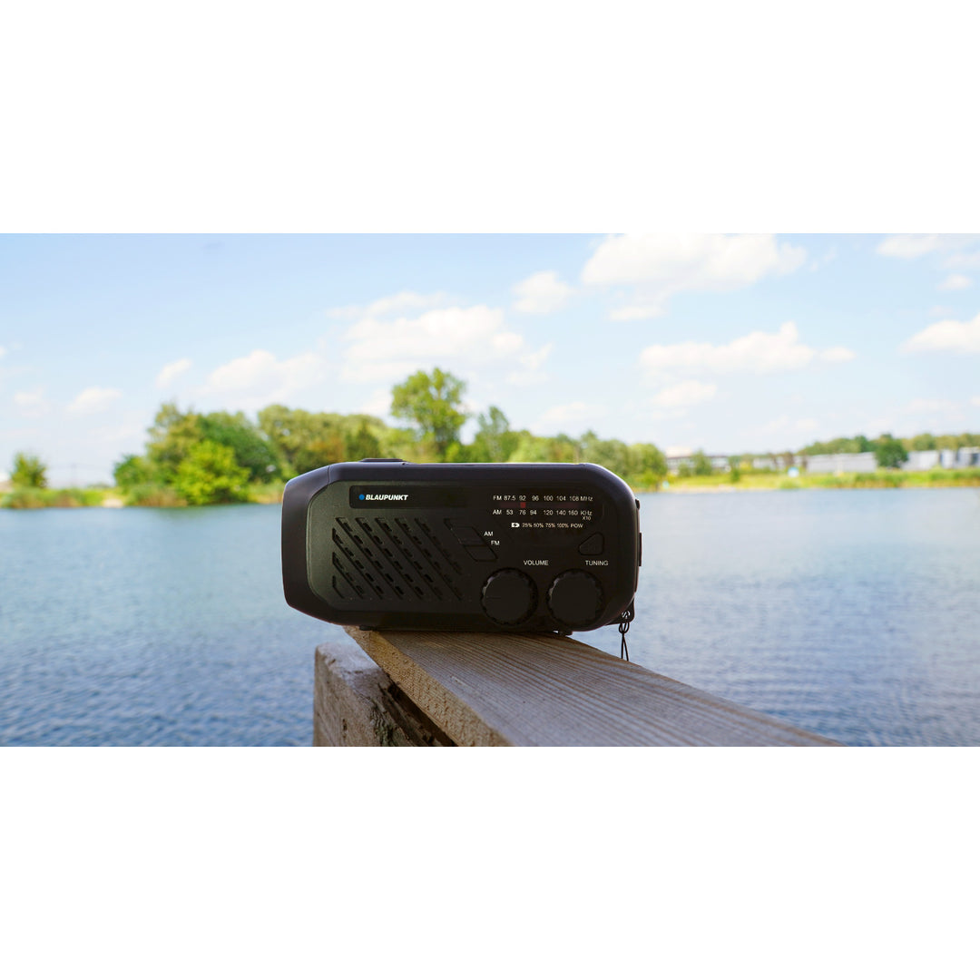 Radio Blaupunkt secteur/batterie, torche LED, indication SOS, antenne, ER10