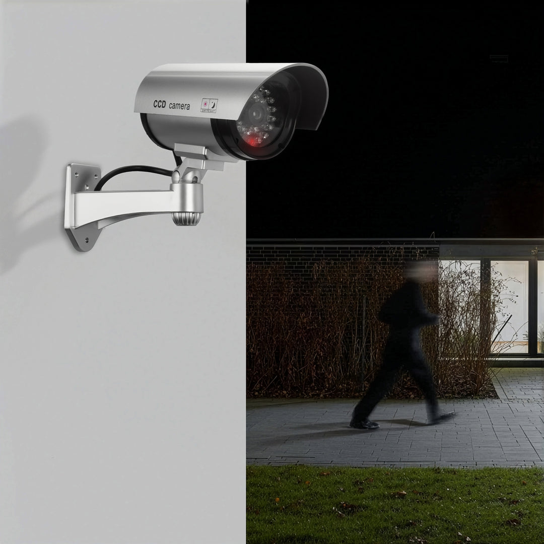 Caméra factice avec LED clignotante IR1100 S IR externe + 2 piles Varta Industrial AA