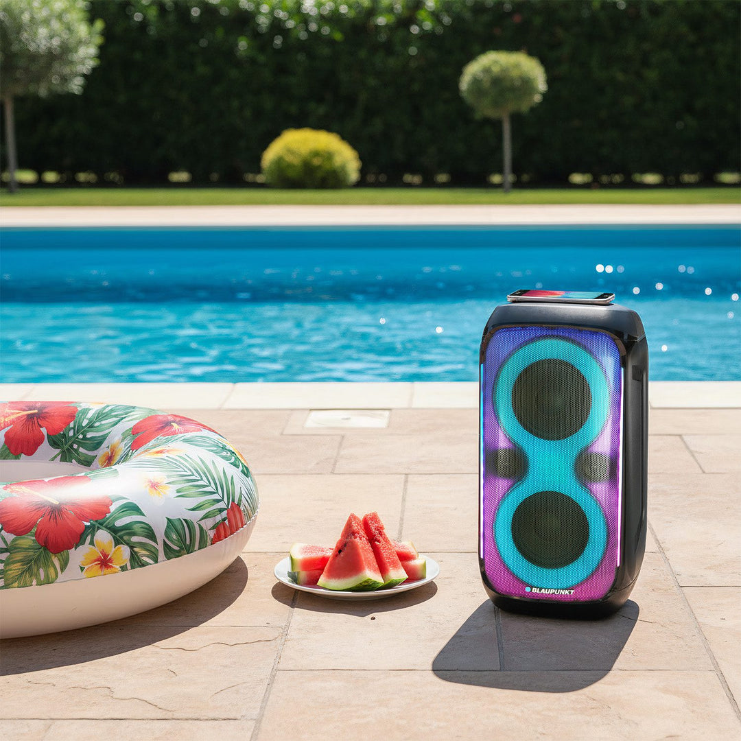 Enceinte Blaupunkt Party Box, éclairage LED, Bluetooth, USB et AUX, radio FM, fonction karaoké, télécommande, autonomie de la batterie jusqu'à 18h, PB60X