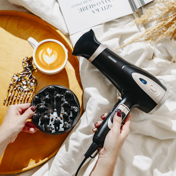 Sèche-cheveux Mesko, fonction ionisation, diffuseur, puissance 2200 W, noir, MS 2287