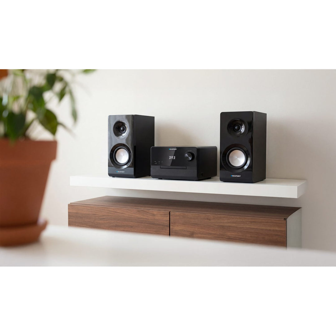 Microchaîne Blaupunkt, puissance 100 W RMS, tuner DAB+, écran LED, radio FM, antenne télescopique incluse, connecteur HDMI ARC, CD/MP3/USB/BT, horloge avec fonction alarme, MS49DAB