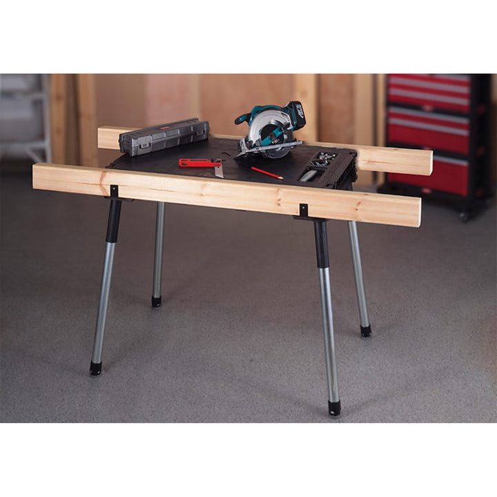 Table d'atelier mobile Keter Jobmade, capacité de charge de 453 kg, pieds antidérapants, bac à outils avec pinces sous le plateau, 239985