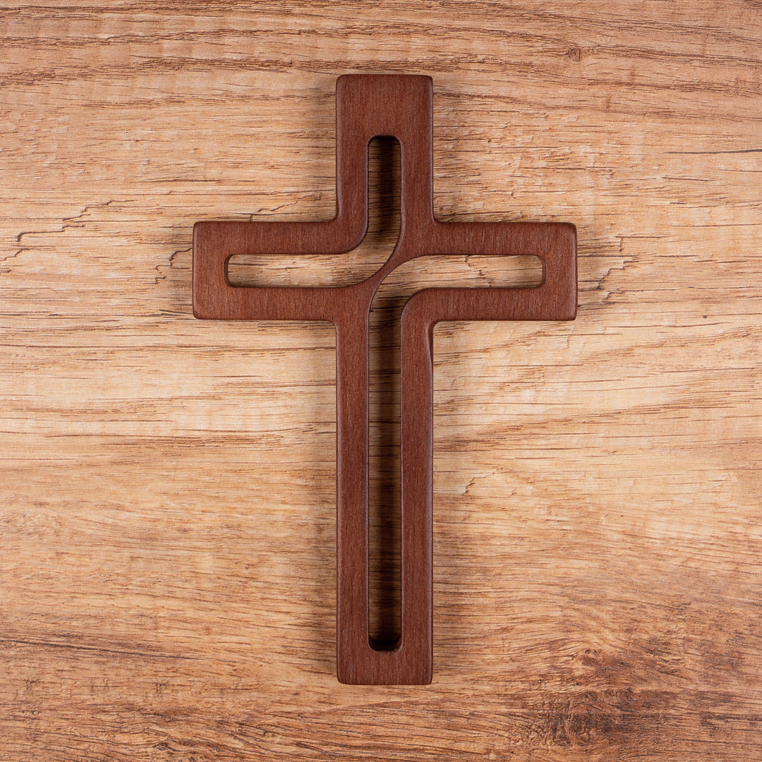 Croix suspendue en bois moderne marron 30x18x1,8 cm