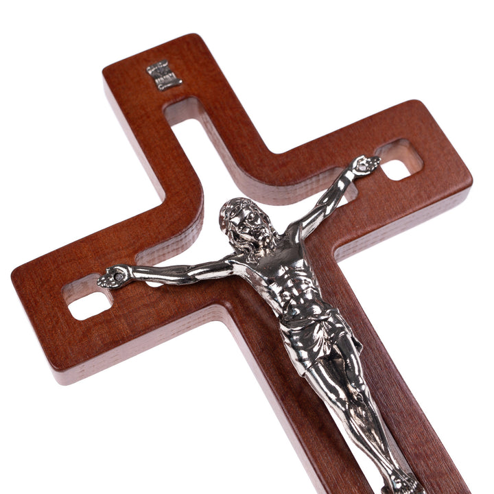 Croix en bois suspendue moderne avec une croix rayée marron 30x18x1.8cm
